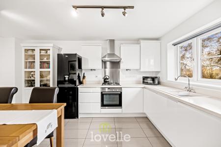 3 bedroom Semi-detached house for sale in Boundary Farm Court, Scartho, Grimsby, DN33