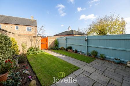 3 bedroom Semi-detached house for sale in Boundary Farm Court, Scartho, Grimsby, DN33