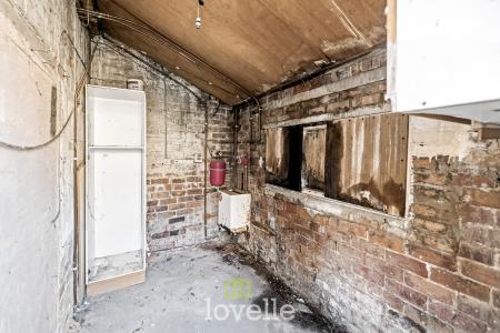 3 bedroom Terraced House for sale in Park Street, Grimsby, DN32