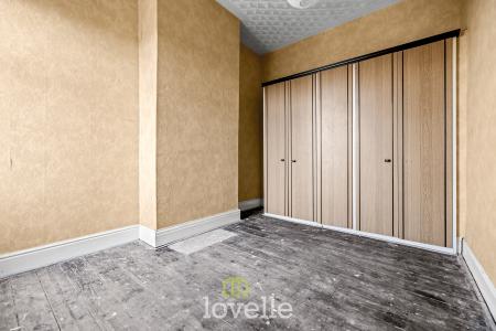 3 bedroom Terraced House for sale in Park Street, Grimsby, DN32