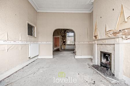 3 bedroom Terraced House for sale in Park Street, Grimsby, DN32