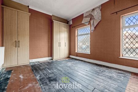 3 bedroom Terraced House for sale in Park Street, Grimsby, DN32