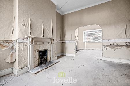 3 bedroom Terraced House for sale in Park Street, Grimsby, DN32