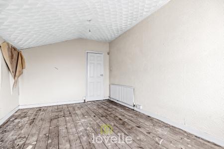 3 bedroom Terraced House for sale in Park Street, Grimsby, DN32