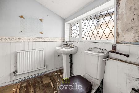 3 bedroom Terraced House for sale in Park Street, Grimsby, DN32