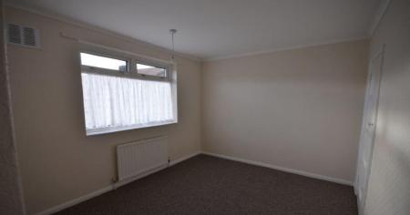 3 bedroom Semi-detached house to let in Filey Road, Grimsby, DN32