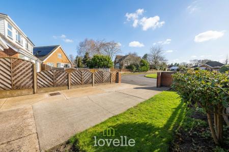 3 bedroom Semi-detached house for sale in Atkinsons Lane, Waltham, DN37