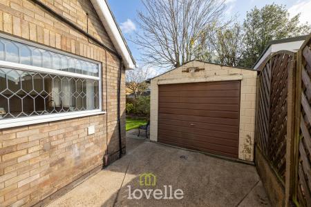 3 bedroom Semi-detached house for sale in Atkinsons Lane, Waltham, DN37