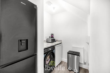 3 bedroom Semi-detached house for sale in Allerton Way, Immingham, DN40