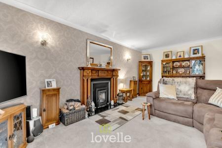 4 bedroom Detached house for sale in Cravens Lane, Habrough, DN40