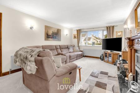 4 bedroom Detached house for sale in Cravens Lane, Habrough, DN40