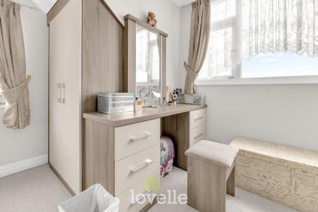 4 bedroom Detached house for sale in Cravens Lane, Habrough, DN40