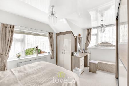 4 bedroom Detached house for sale in Cravens Lane, Habrough, DN40