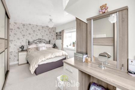 4 bedroom Detached house for sale in Cravens Lane, Habrough, DN40