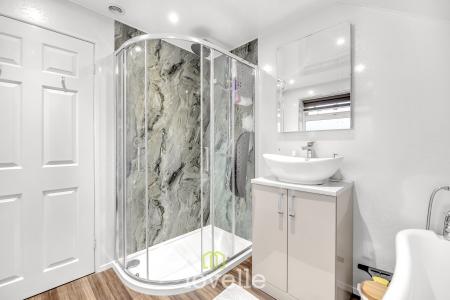 4 bedroom Detached house for sale in Cravens Lane, Habrough, DN40