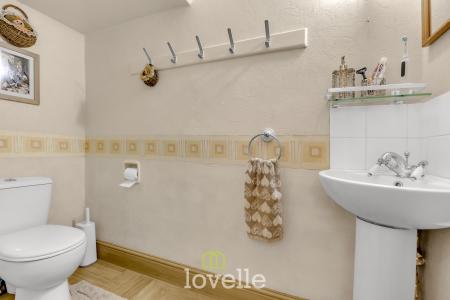 4 bedroom Detached house for sale in Cravens Lane, Habrough, DN40