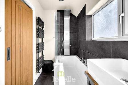 3 bedroom Terraced House for sale in Barnoldby Road, Waltham, DN37