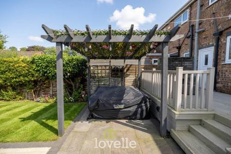 3 bedroom Terraced House for sale in Barnoldby Road, Waltham, DN37