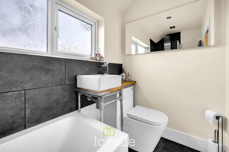 3 bedroom Terraced House for sale in Barnoldby Road, Waltham, DN37