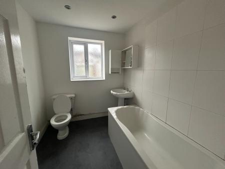 3 bedroom Terraced House to let in Blundell Avenue, Cleethorpes, DN35