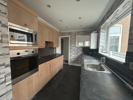 3 bedroom Terraced House to let in Blundell Avenue, Cleethorpes, DN35