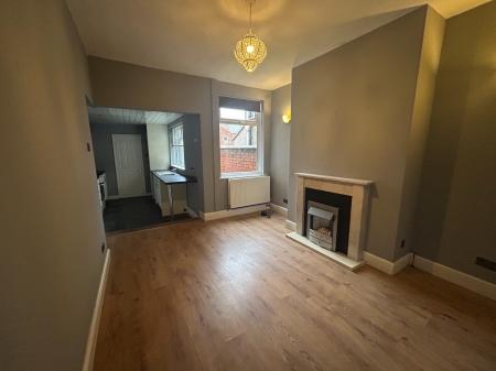 3 bedroom Terraced House to let in Lovett Street, Grimsby, DN35