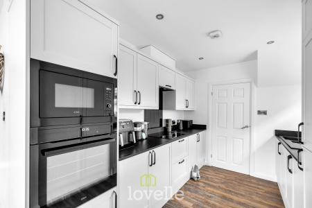 3 bedroom Semi-detached house for sale in Danesfield Avenue, Waltham, DN37