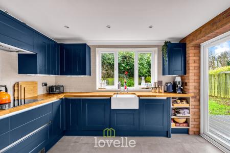 4 bedroom Detached house for sale in Kristen Turton Close, Holton-le-Clay, DN36