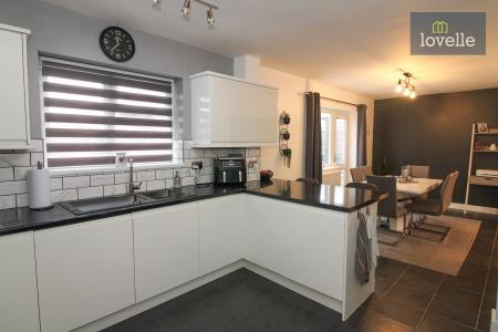 3 bedroom Semi-detached house for sale in Vampire Road, Manby, LN11