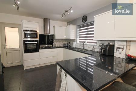 3 bedroom Semi-detached house for sale in Vampire Road, Manby, LN11