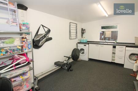 3 bedroom Semi-detached house for sale in Vampire Road, Manby, LN11