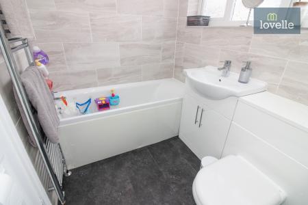 3 bedroom Semi-detached house for sale in Vampire Road, Manby, LN11