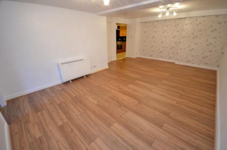 2 bedroom Flat to let in Victoria Court, Grimsby, DN31