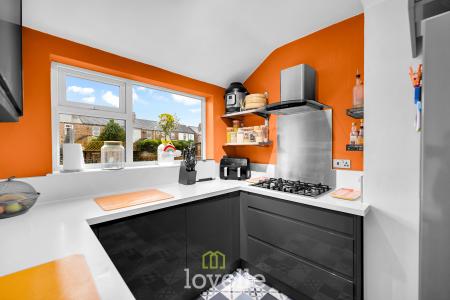 3 bedroom Semi-detached house for sale in Shaftesbury Avenue, Grimsby, DN34