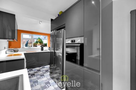 3 bedroom Semi-detached house for sale in Shaftesbury Avenue, Grimsby, DN34