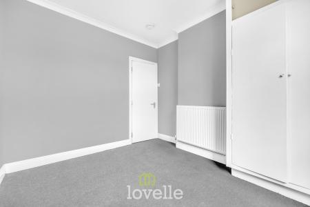 3 bedroom Terraced House for sale in Legsby Avenue, Grimsby, DN32