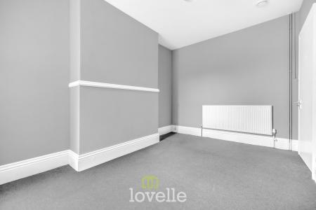 3 bedroom Terraced House for sale in Legsby Avenue, Grimsby, DN32