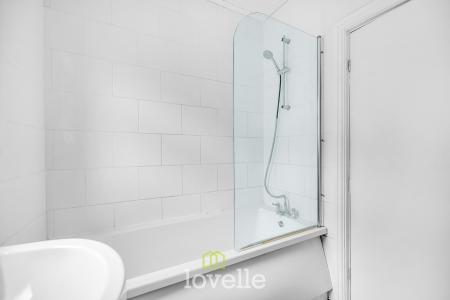 3 bedroom Terraced House for sale in Legsby Avenue, Grimsby, DN32