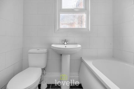 3 bedroom Terraced House for sale in Legsby Avenue, Grimsby, DN32