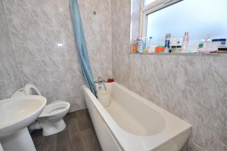 2 bedroom Flat for sale in Anlaby Road, Hull, HU3
