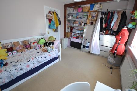 3 bedroom End of terrace house for sale in Attringham Park, Kingswood, Hull, HU7