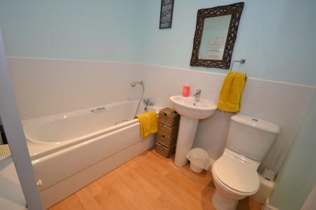 3 bedroom End of terrace house for sale in Attringham Park, Kingswood, Hull, HU7