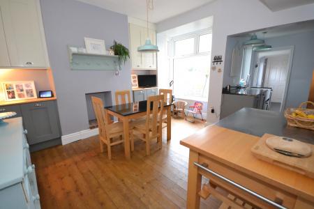 2 bedroom Semi-detached house for sale in East End Road, Preston, Hull, HU12
