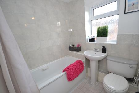 3 bedroom Terraced House for sale in Eversfield Close, Kingswood, Hull, HU7