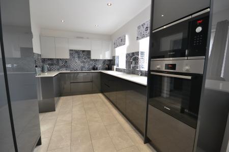 5 bedroom Detached house for sale in Runnymede Avenue, Kingswood, Hull, HU7