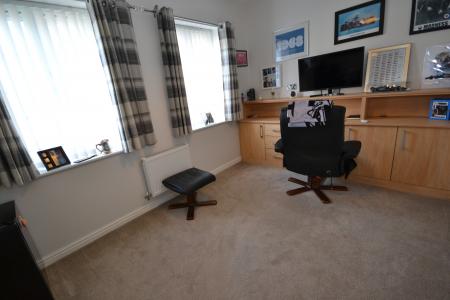 5 bedroom Detached house for sale in Runnymede Avenue, Kingswood, Hull, HU7
