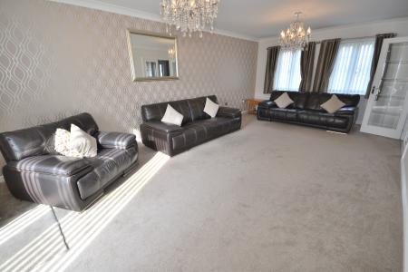 5 bedroom Detached house for sale in Runnymede Avenue, Kingswood, Hull, HU7