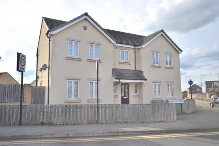 5 bedroom Detached house for sale in Runnymede Avenue, Kingswood, Hull, HU7