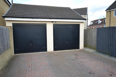 5 bedroom Detached house for sale in Runnymede Avenue, Kingswood, Hull, HU7