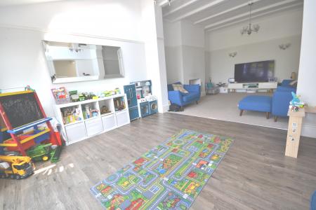 4 bedroom Detached house for sale in Beverley Road, Hull, HU6